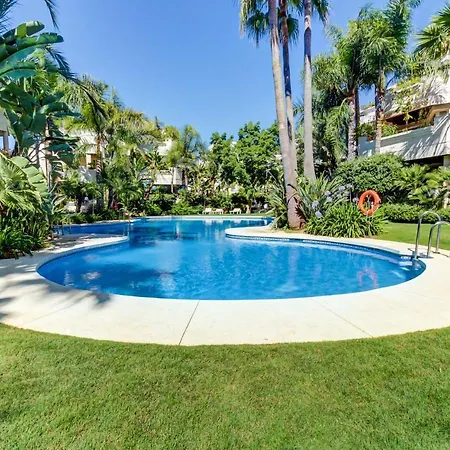 Fuente Aloha شقة *